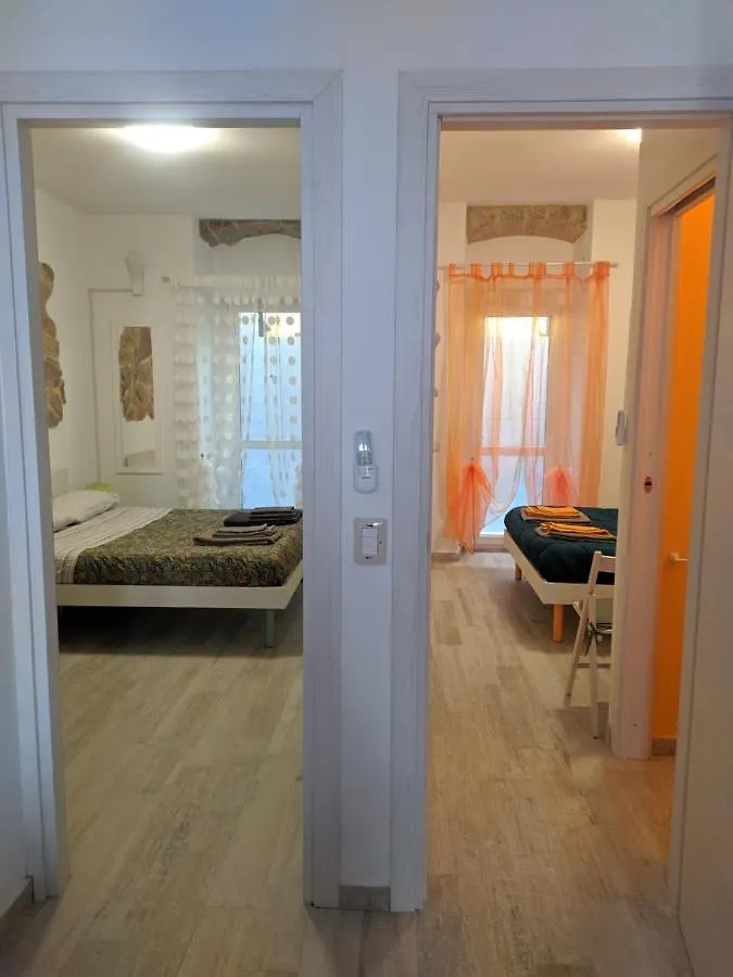 Green And Orange Rooms Carloforte  0*, Carloforte (Isola di San Pietro)